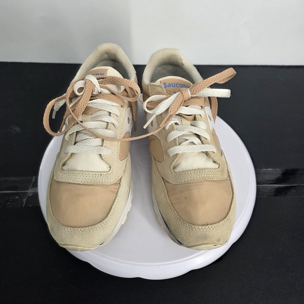 Saucony JAZZ Low Pro Sneakers Women 9.5 Shoes Tan Beige Suede Cream Retro Runner - Picture 2 of 9